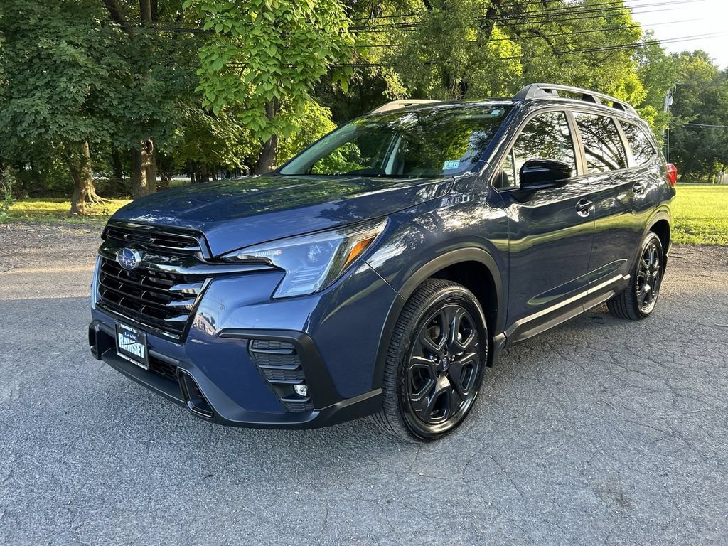 Certified 2025 Subaru Ascent Bronze Edition w/ Onyx Package AWD/4WD image 4