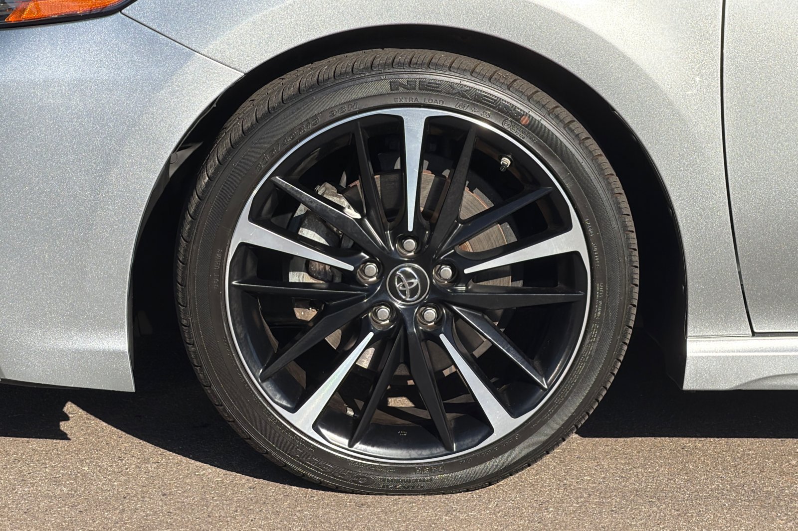 Used 2018 Toyota Camry XSE FWD image 25