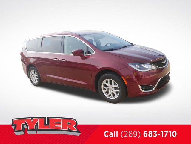 Used 2020 Chrysler Pacifica Touring w/ Cold Weather Group FWD image 1