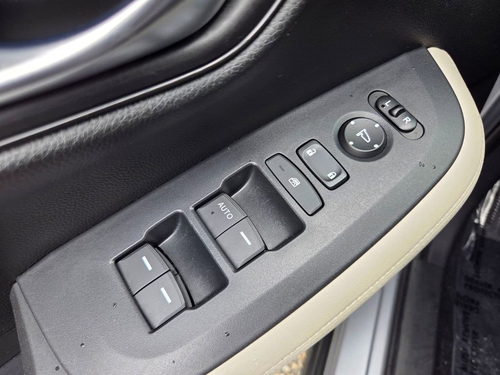 Certified 2024 Honda HR-V LX image 28