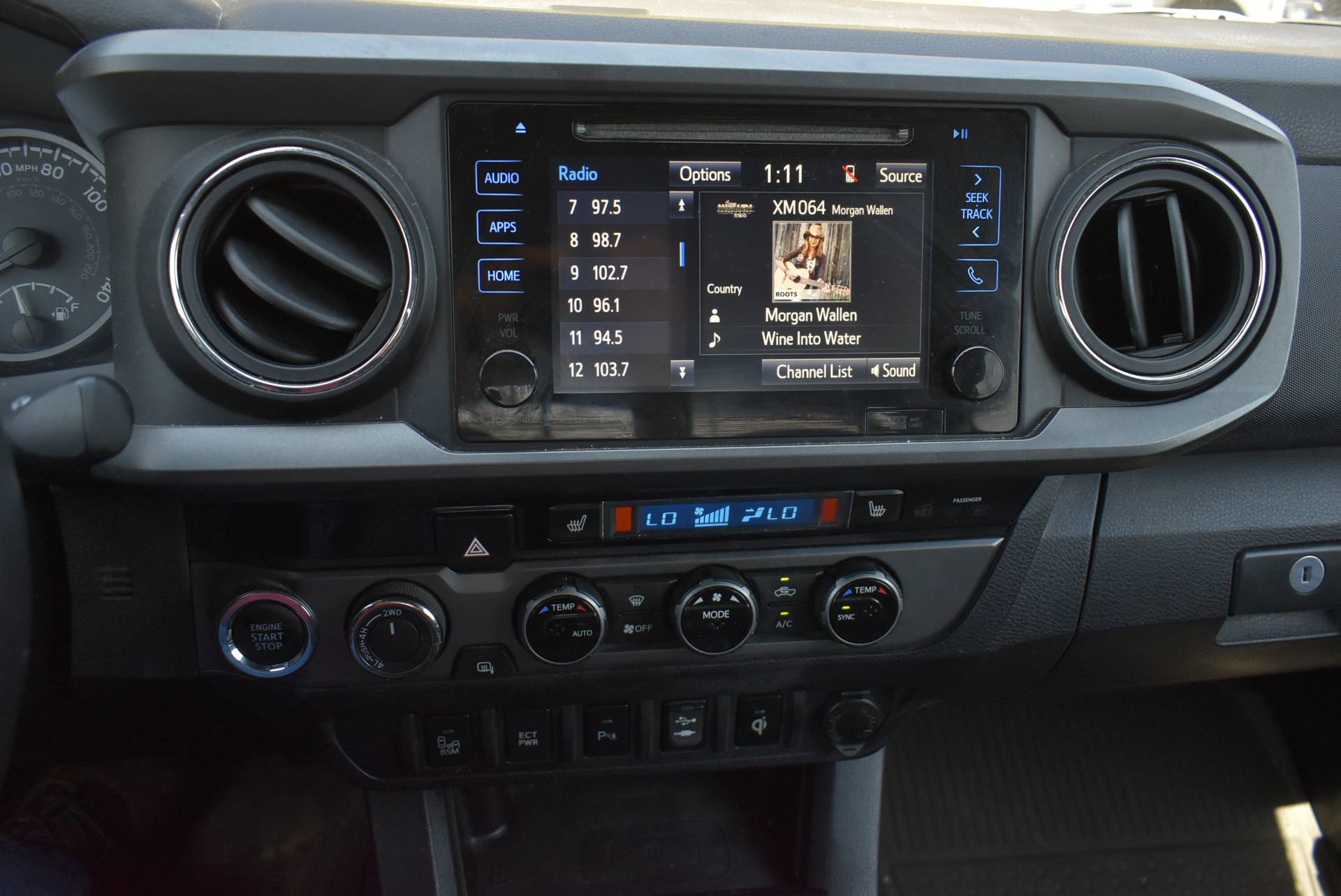 Used 2017 Toyota Tacoma TRD Sport w/ Premium & Technology Package image 24