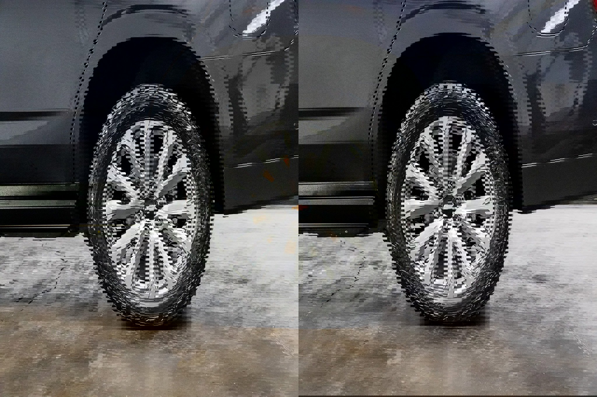 Used 2025 Chevrolet Tahoe High Country image 9