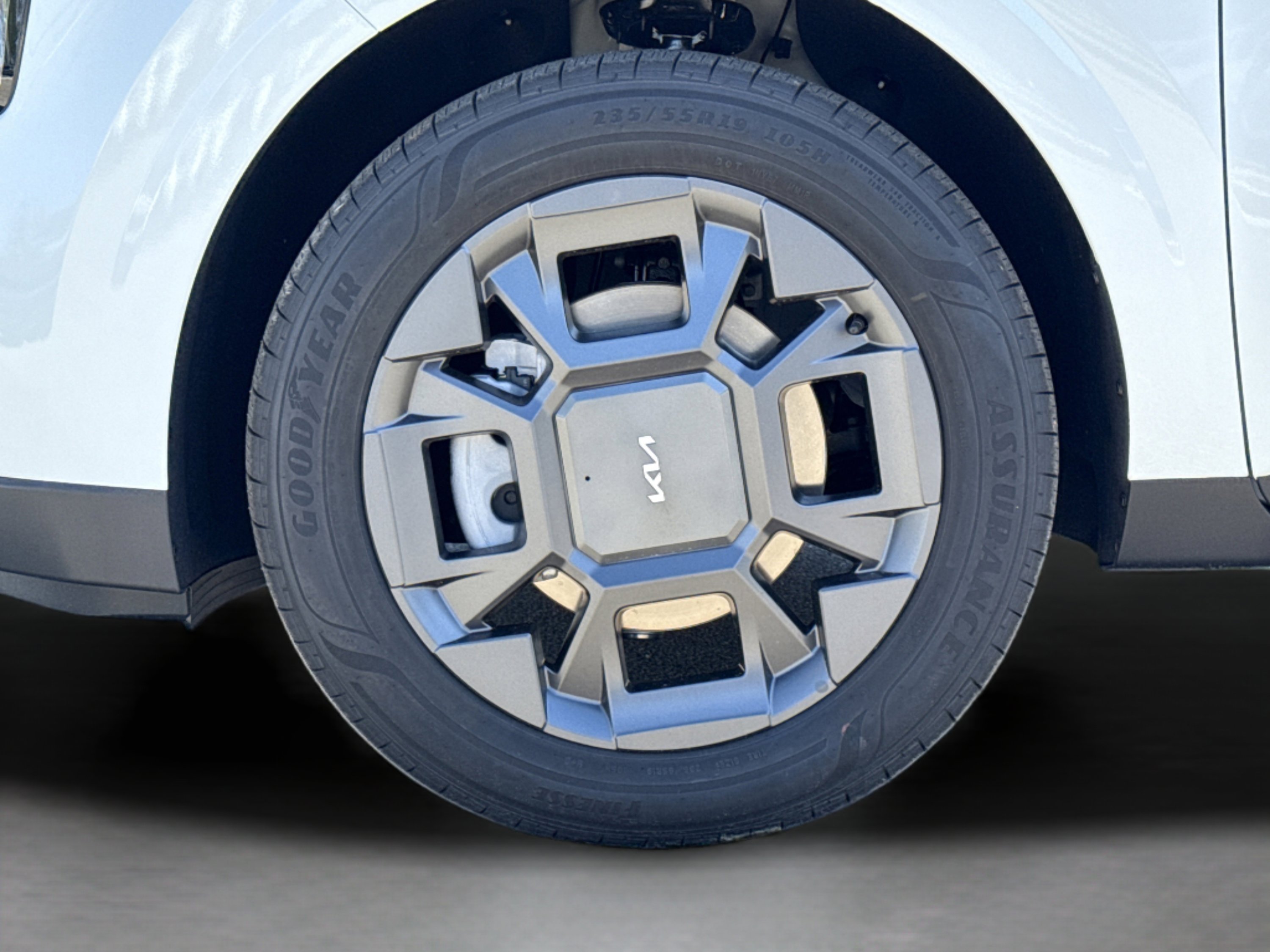 New 2026 Kia Carnival EX FWD image 26