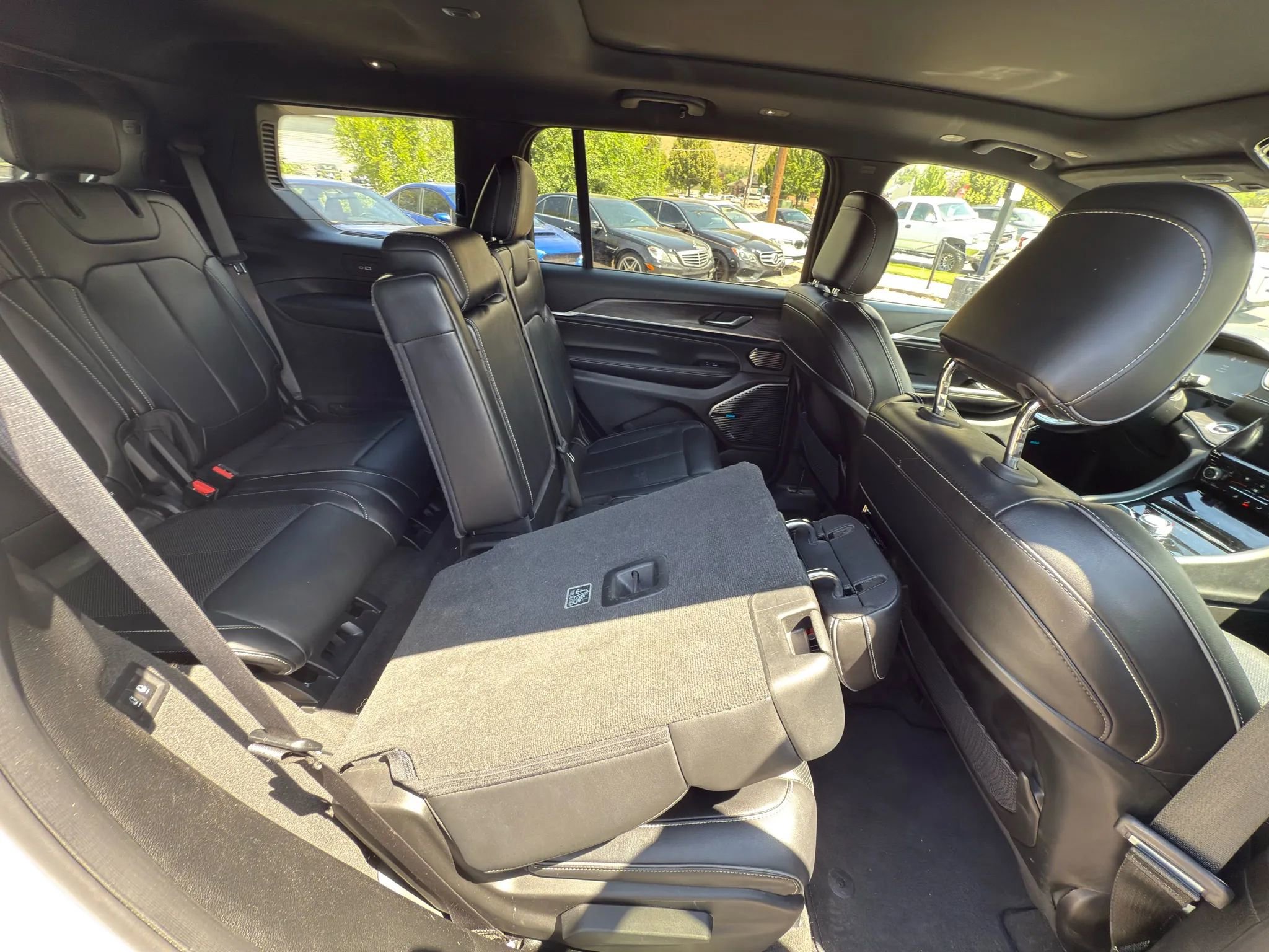 Used 2021 Jeep Grand Cherokee L Overland image 6