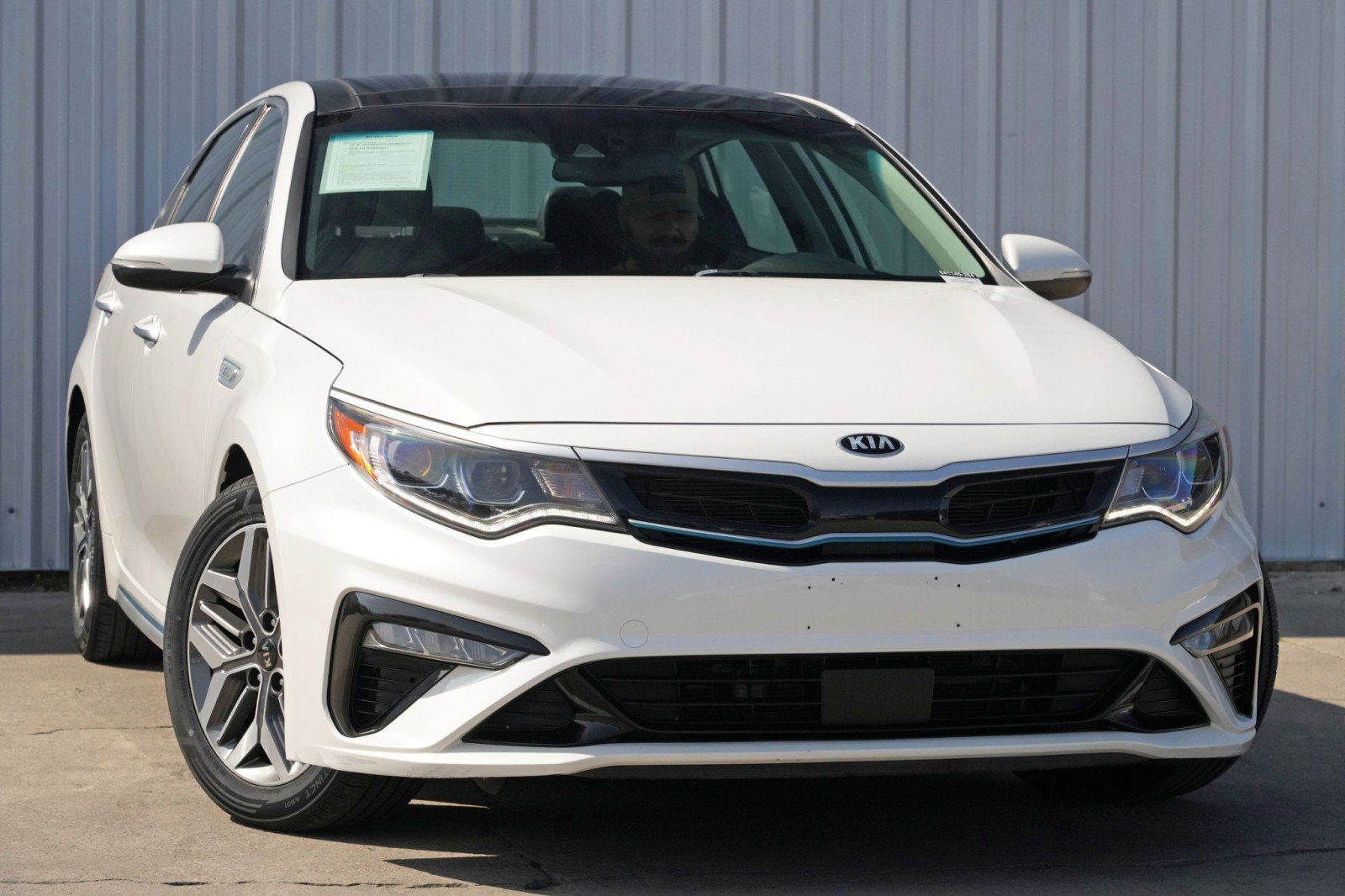 Used 2020 Kia Optima EX w/ Technology Package image 2