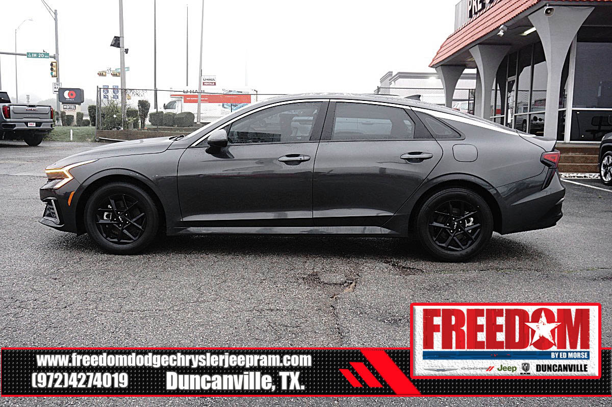 Used 2025 Kia K5 LXS FWD image 2