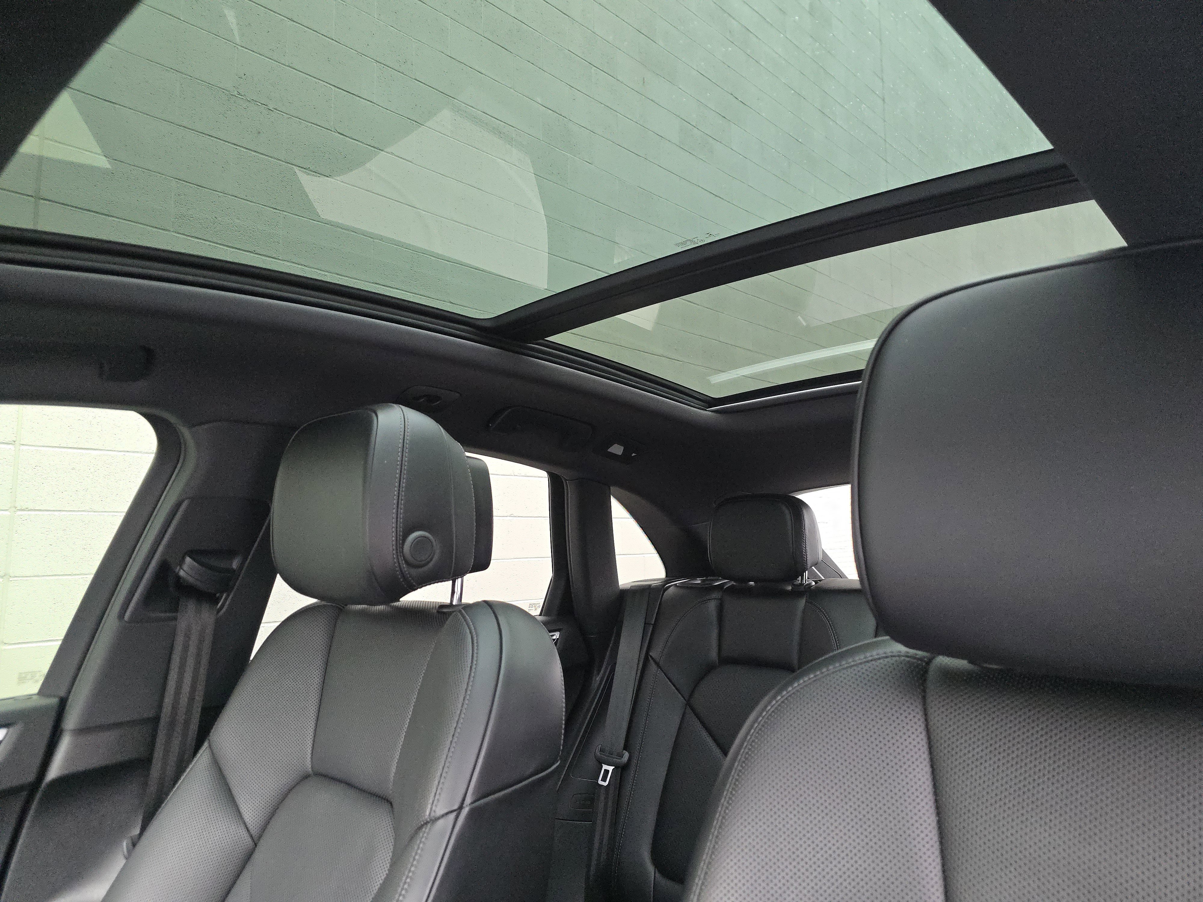 Used 2018 Porsche Macan S image 12