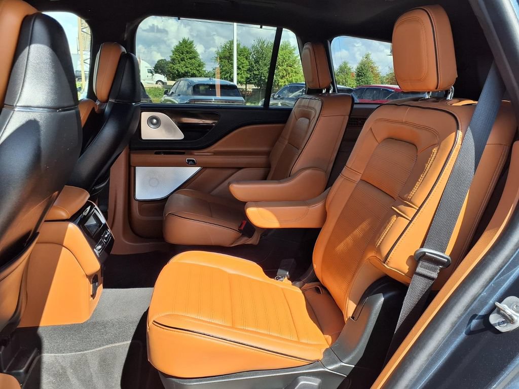 Certified 2023 Lincoln Aviator Black Label w/ Class IV Trailer Tow Package AWD/4WD image 26