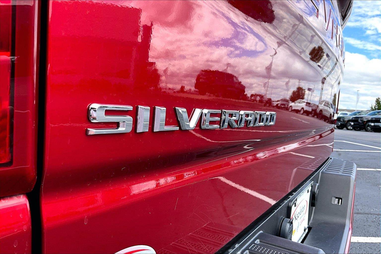 Used 2024 Chevrolet Silverado 1500 RST w/ Protection Package AWD/4WD image 10
