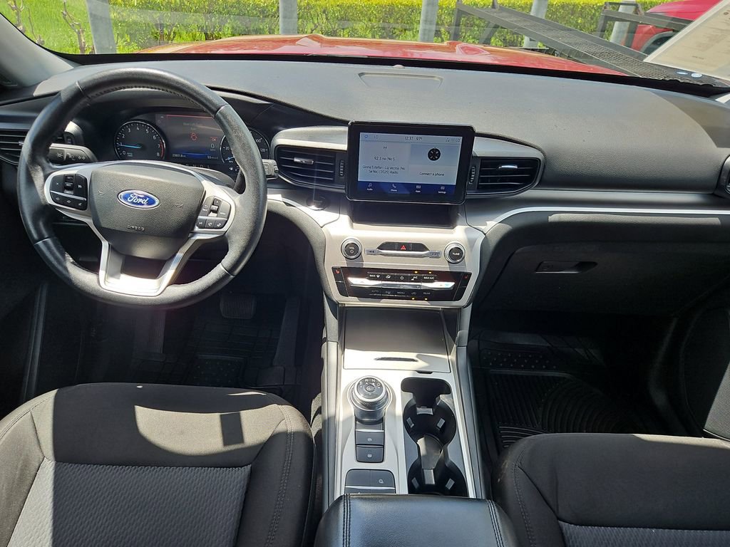 Used 2022 Ford Explorer XLT image 7