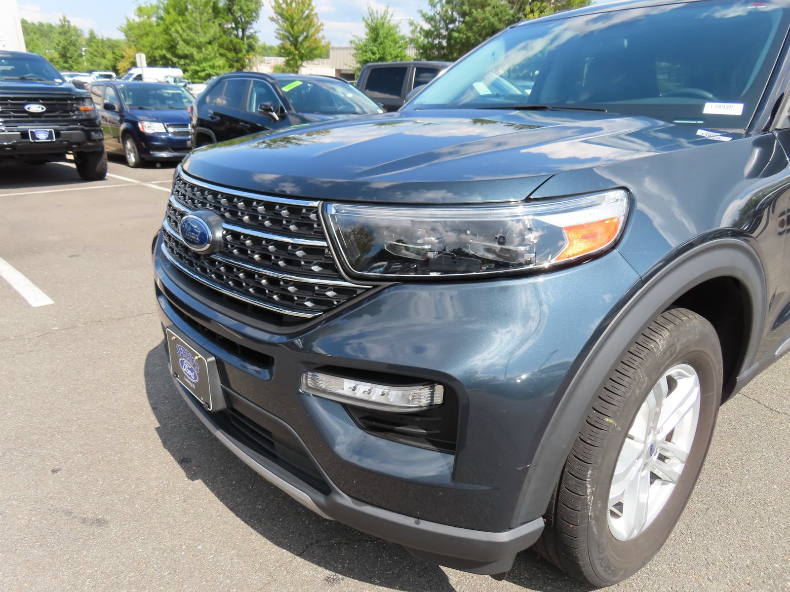 Certified 2023 Ford Explorer XLT w/ Equipment Group 202A AWD/4WD image 9