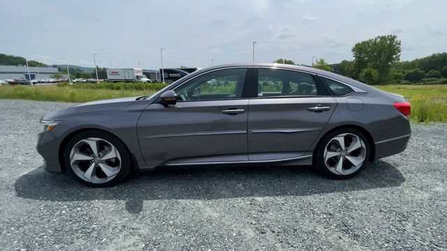 Used 2018 Honda Accord Touring image 9