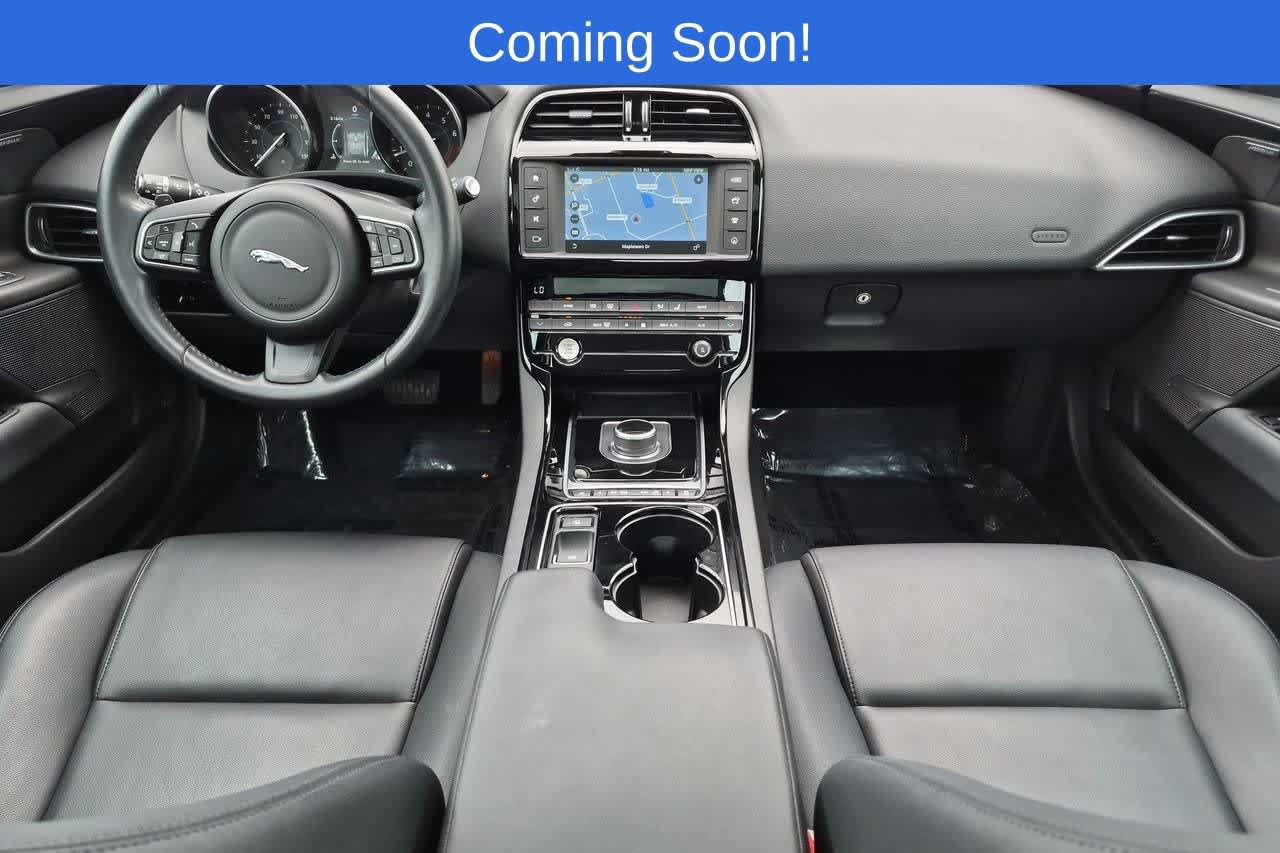 Used 2017 Jaguar XE Premium RWD image 15
