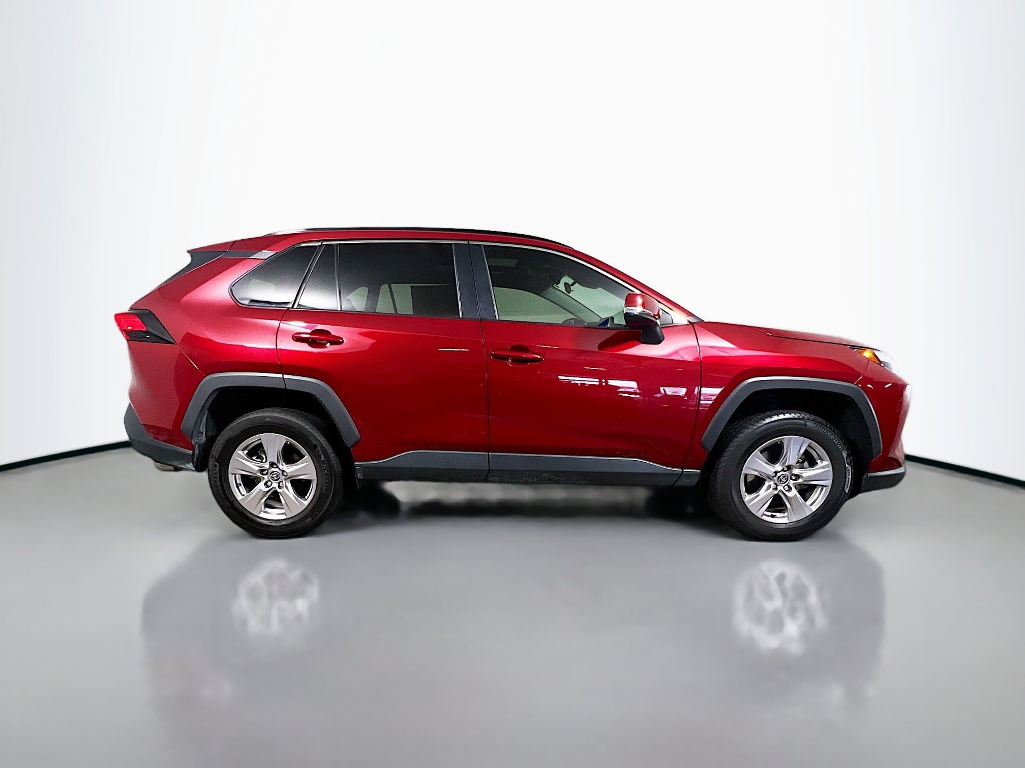 Used 2023 Toyota RAV4 XLE w/ Convenience Package image 3