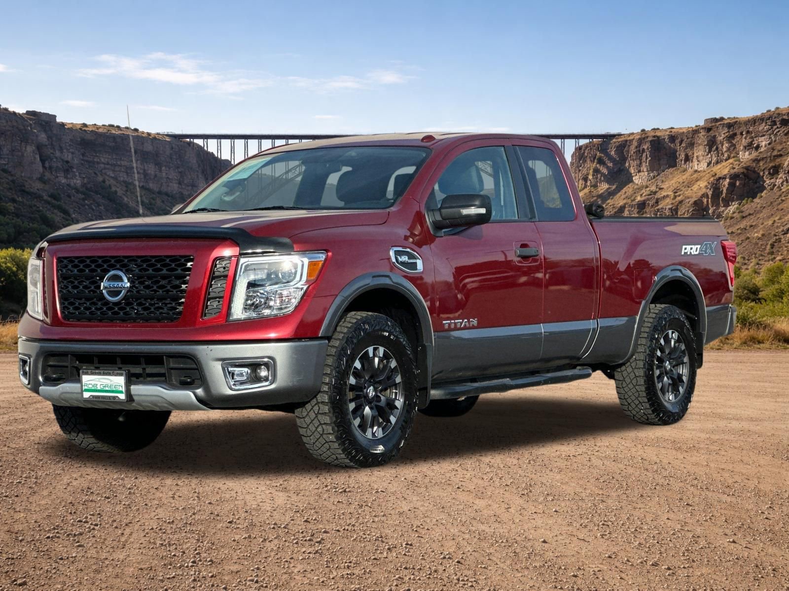 Used 2017 Nissan Titan PRO-4X image 7