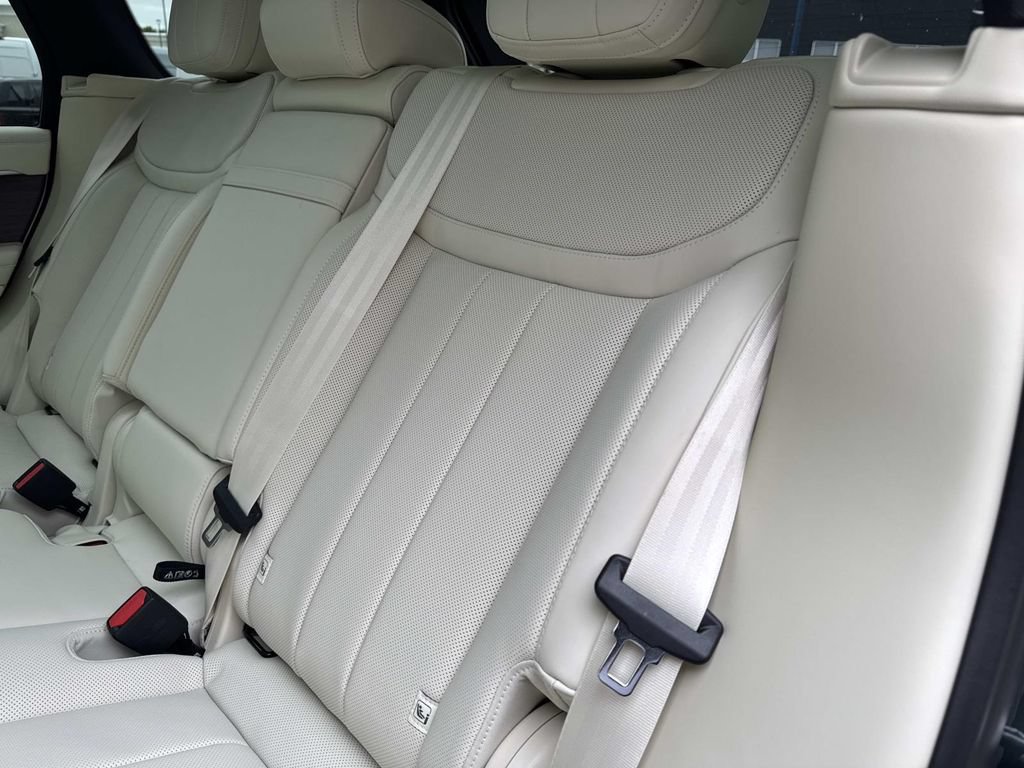 New 2026 Land Rover Range Rover SE AWD/4WD image 15