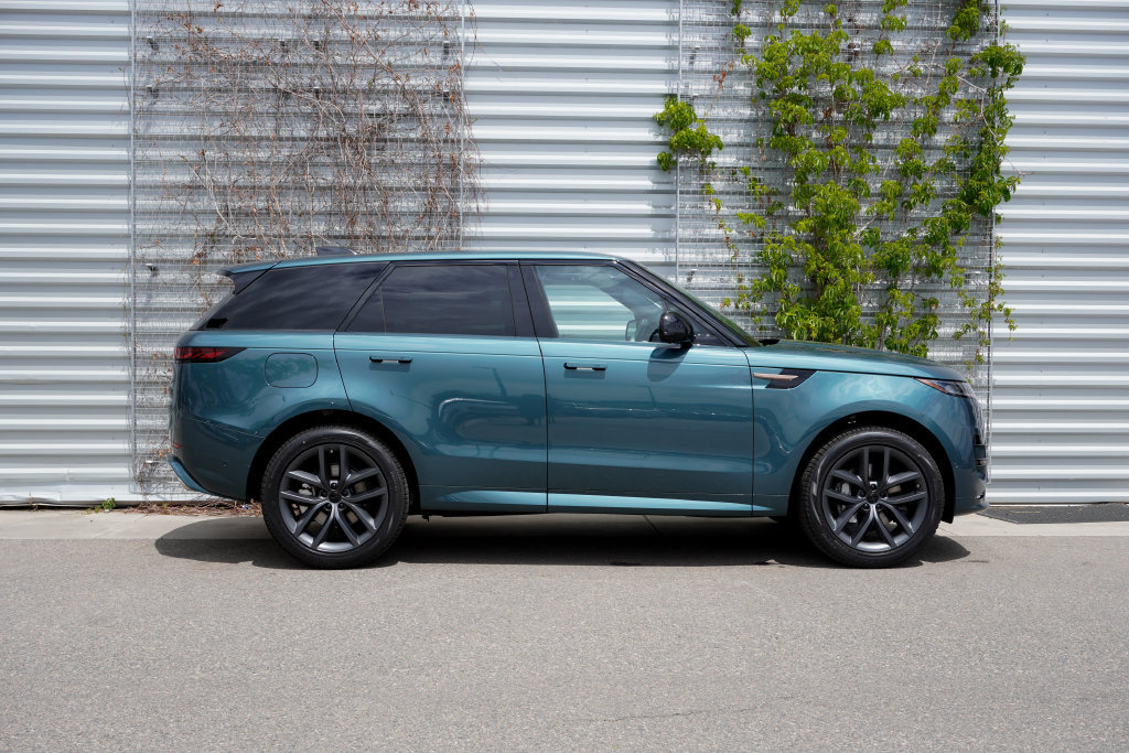 New 2026 Land Rover Range Rover Sport Dynamic SE AWD/4WD image 7