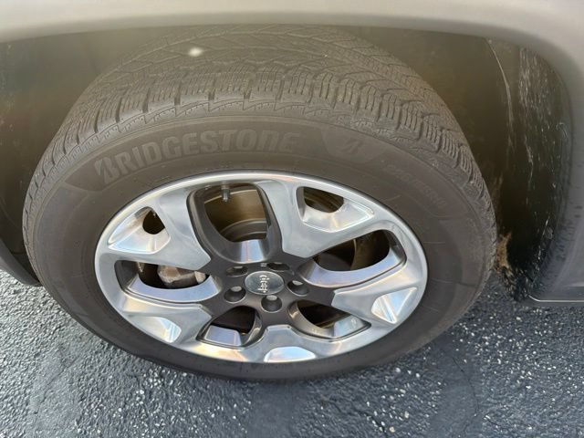 Used 2018 Jeep Compass Limited w/ Navigation Group FWD image 27