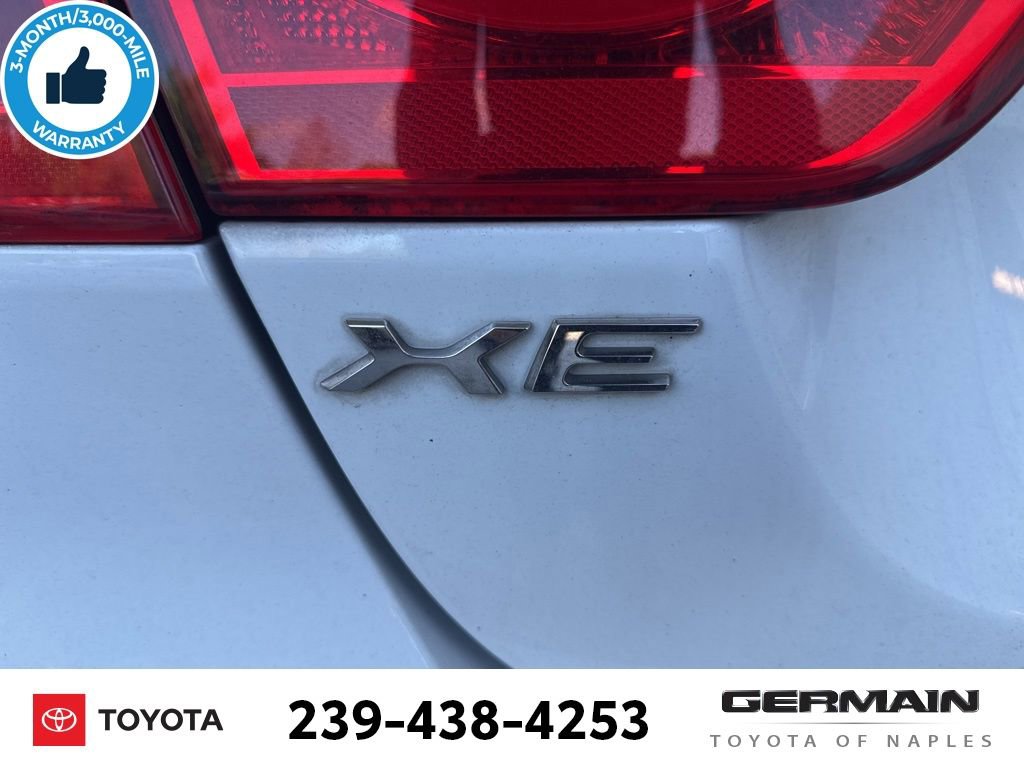 Used 2019 Jaguar XE Premium image 6