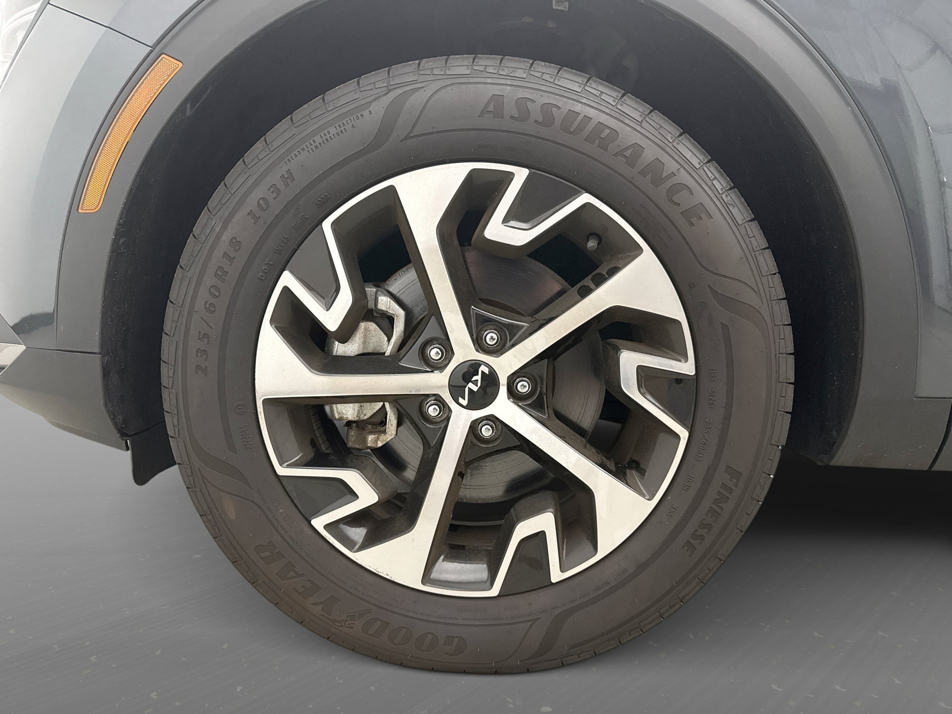 Used 2024 Kia Sportage EX FWD image 25