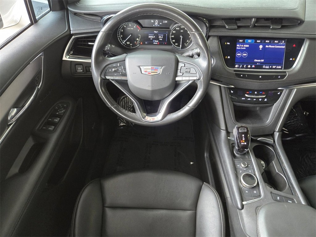 Used 2021 Cadillac XT6 Luxury image 15