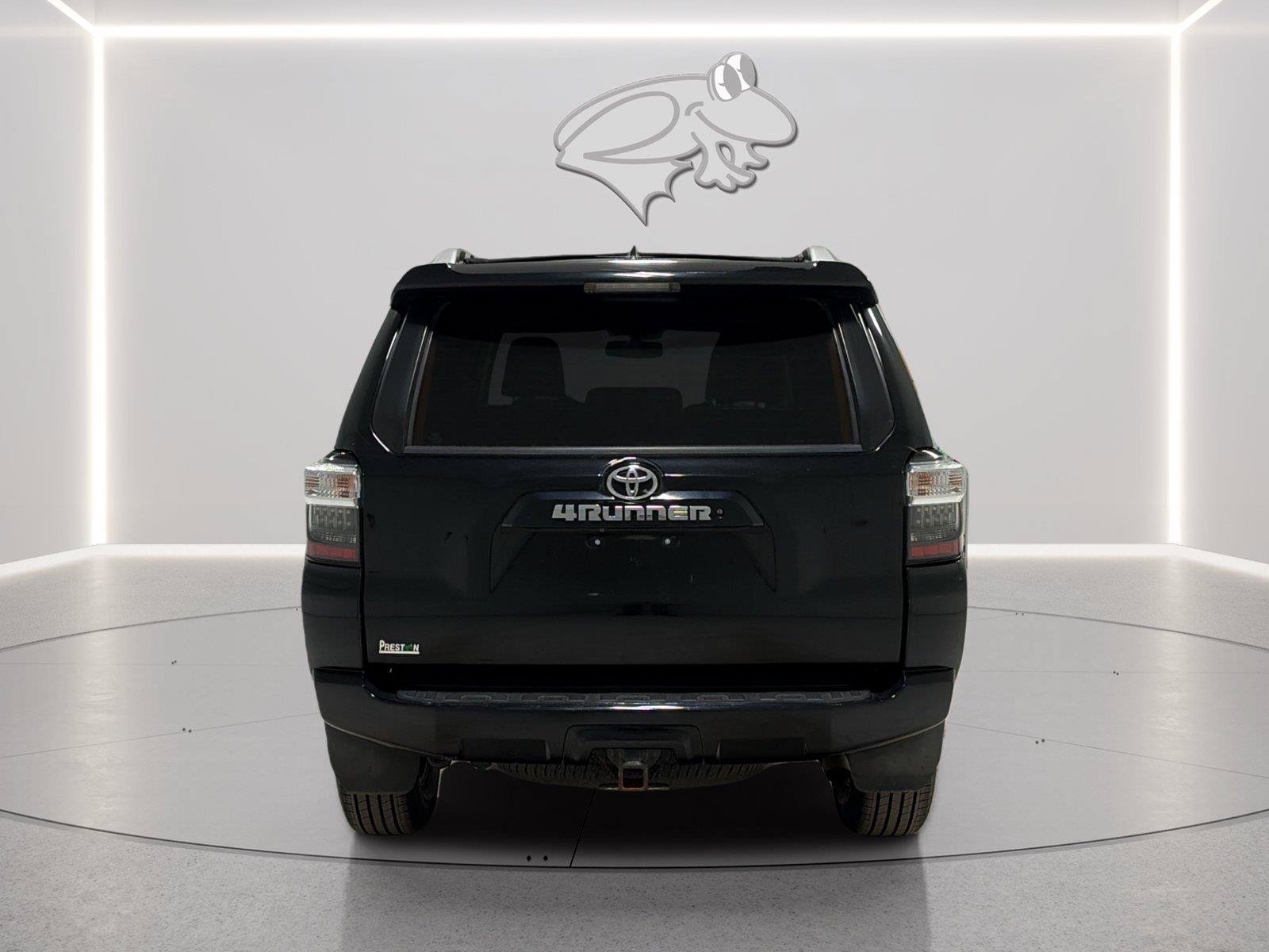 Used 2018 Toyota 4Runner SR5 Premium AWD/4WD image 4