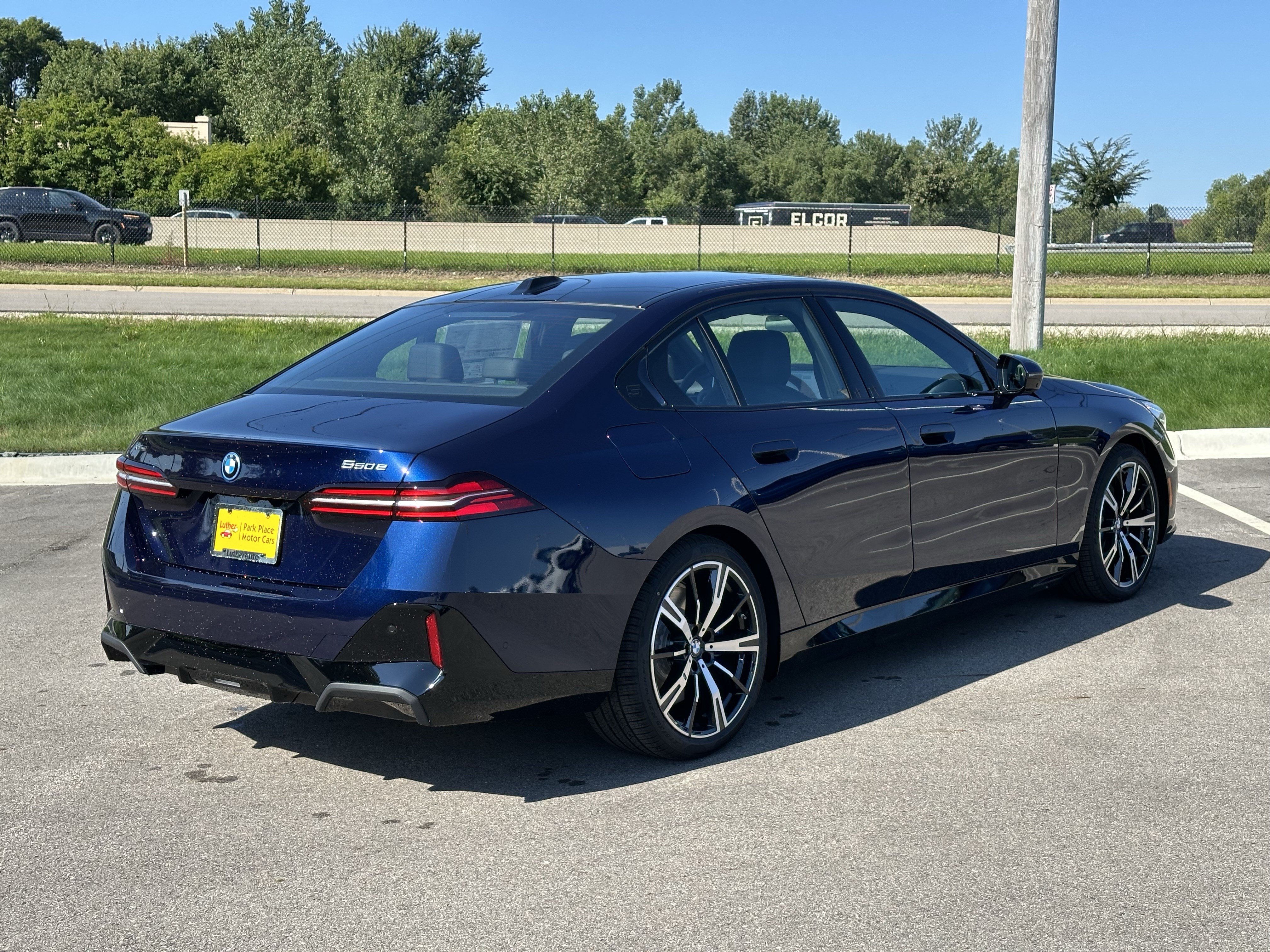 New 2026 BMW 550e xDrive w/ Executive Package AWD/4WD image 7