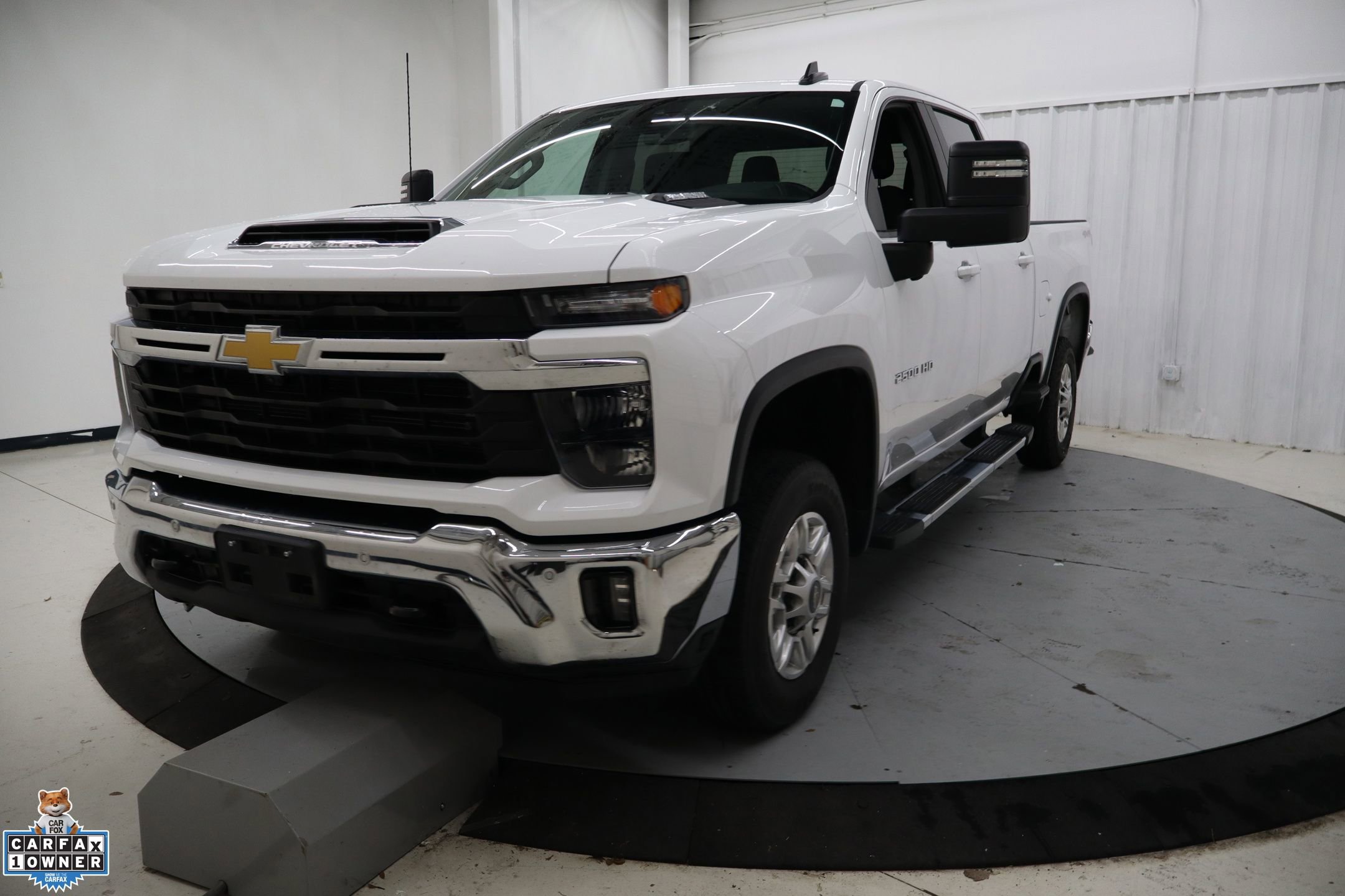 Used 2025 Chevrolet Silverado 2500 LT w/ Safety Package image 8