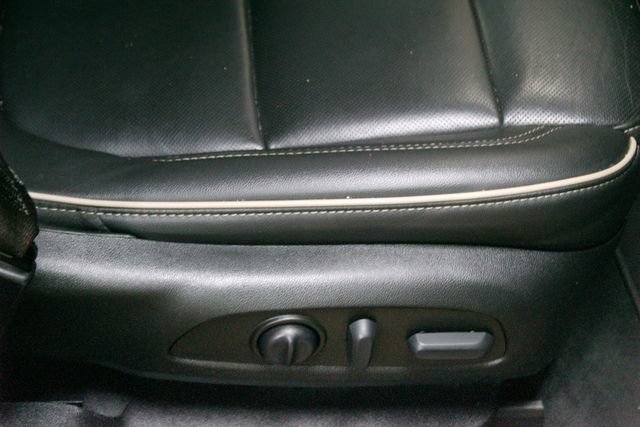 Used 2023 Chevrolet Traverse Premier AWD/4WD image 13