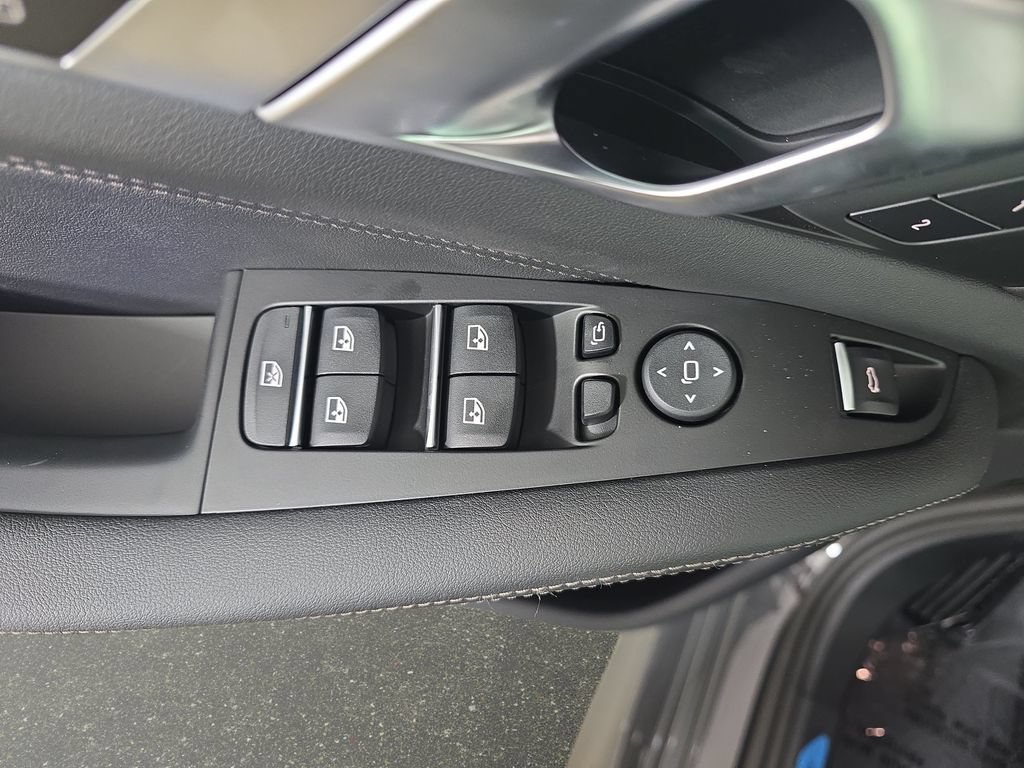 New 2026 BMW X5 xDrive50e w/ M Sport Package AWD/4WD image 28