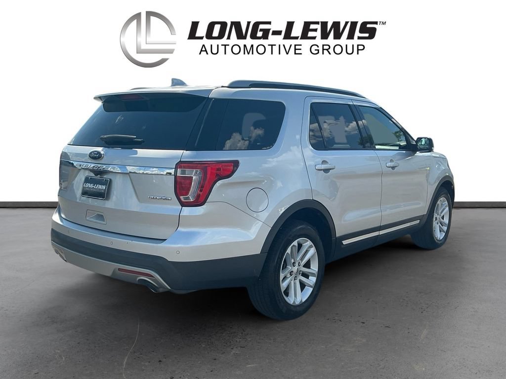 Used 2016 Ford Explorer XLT w/ Equipment Group 202A FWD image 7
