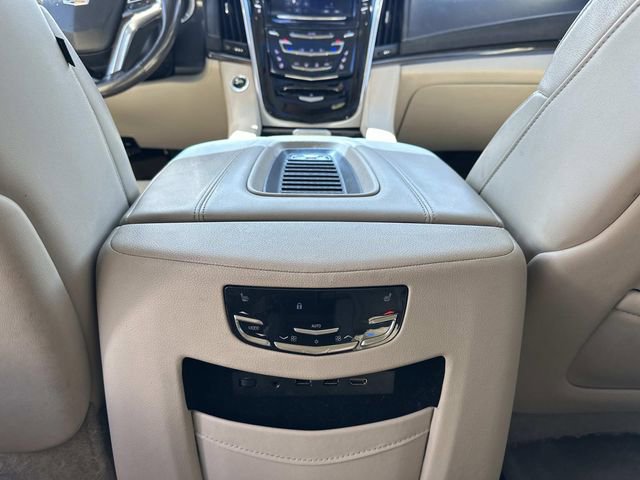 Used 2020 Cadillac Escalade Luxury AWD/4WD image 15