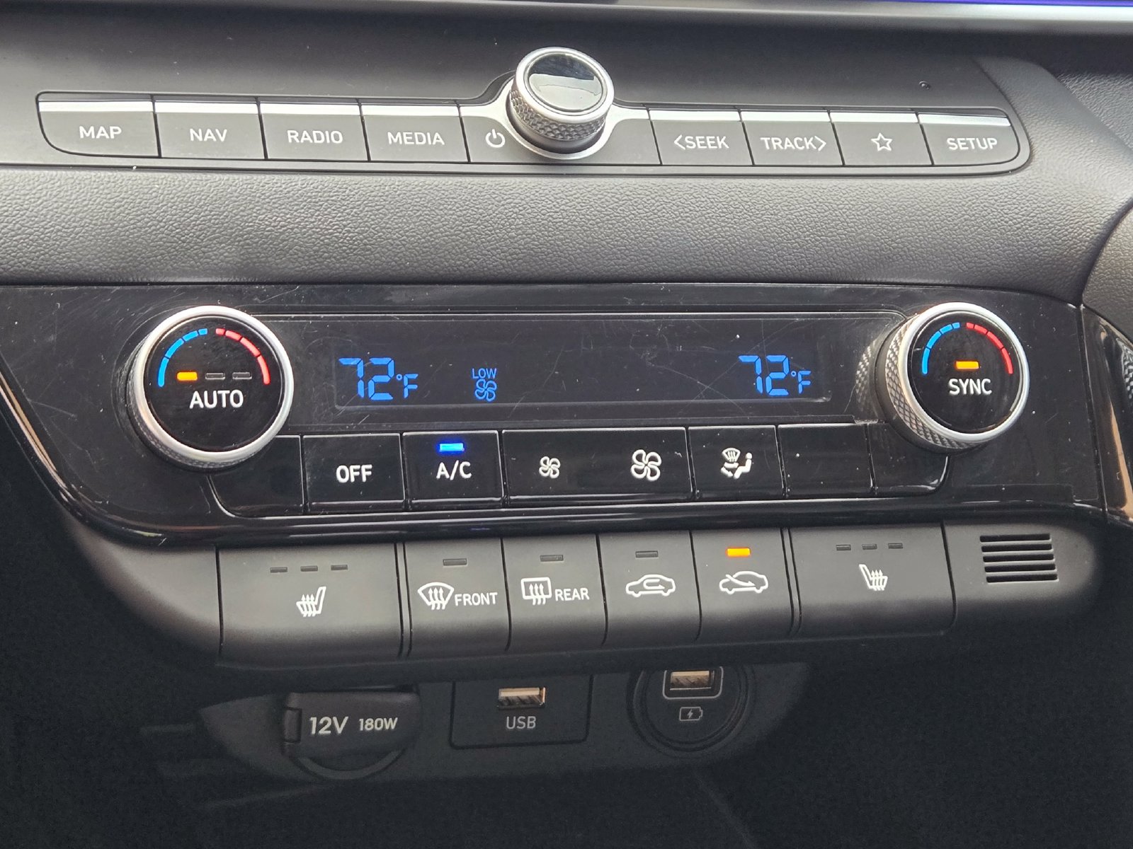 Used 2023 Hyundai Elantra Limited FWD image 18