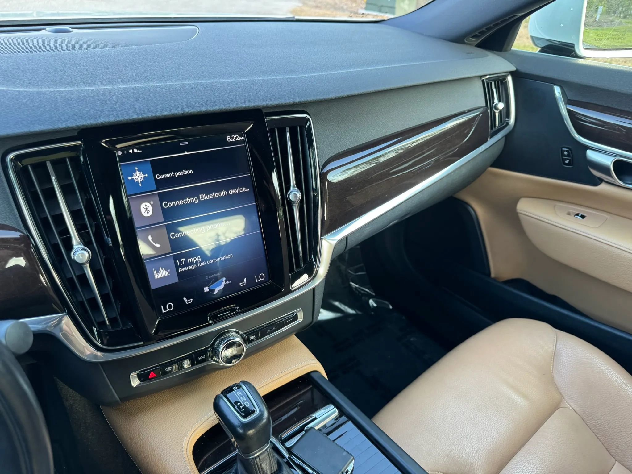 Used 2019 Volvo S90 T6 Momentum image 23
