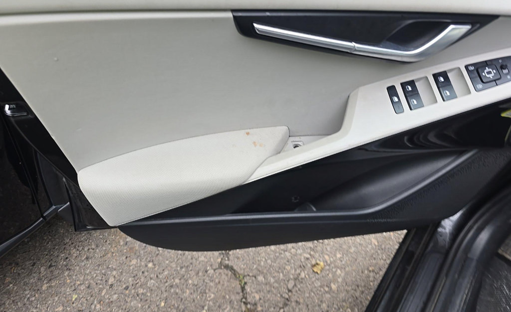 Used 2023 Kia Niro Wind w/ Wind Preserve Package FWD image 12