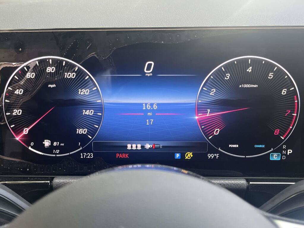 New 2026 Mercedes-Benz GLA 250 4MATIC image 3