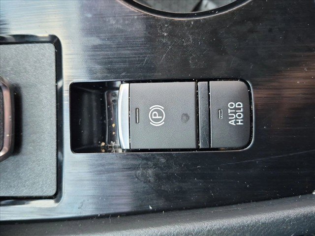 Used 2023 Nissan Rogue S AWD/4WD image 13