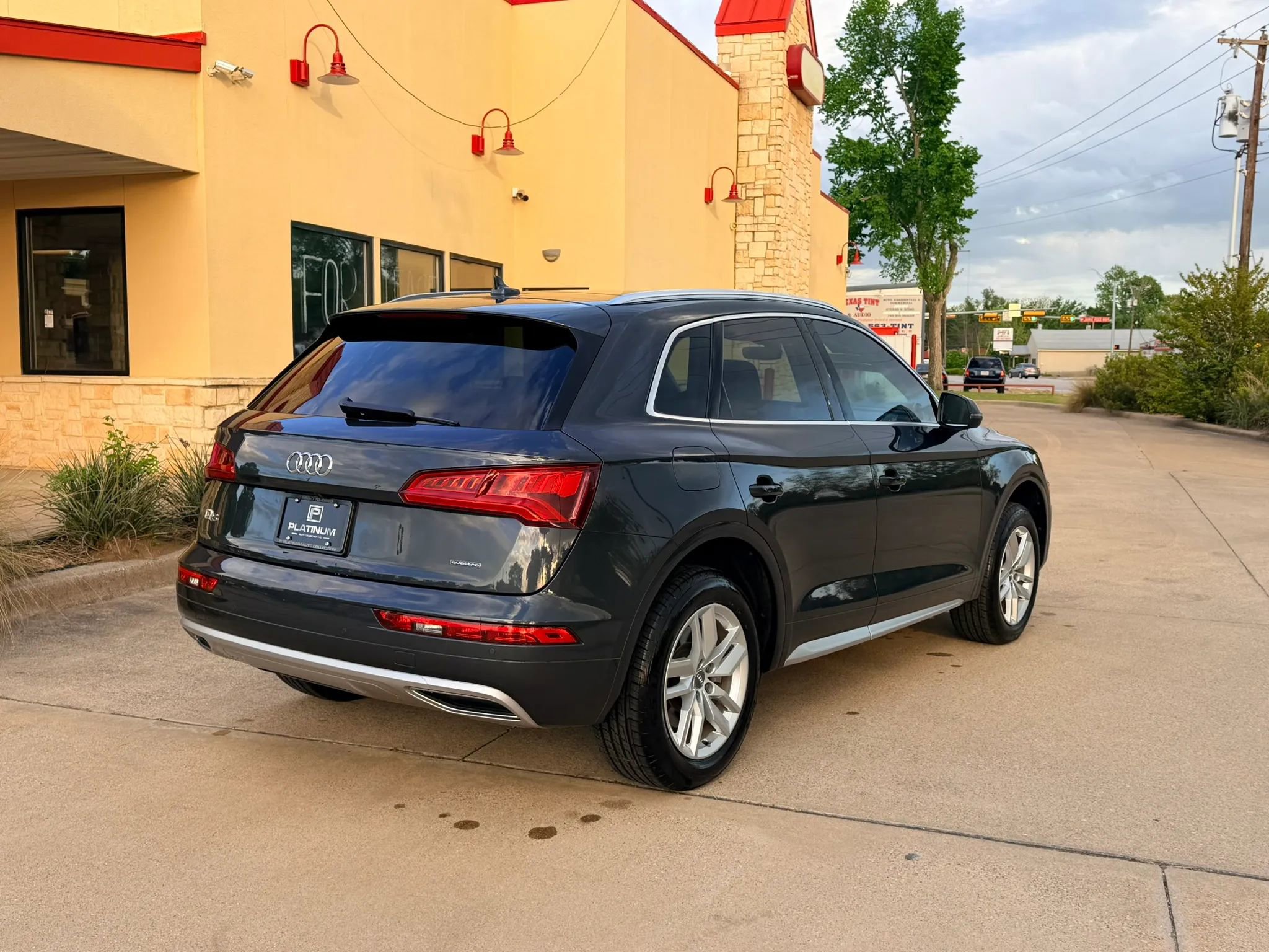 Used 2020 Audi Q5 2.0T Premium w/ Convenience Package AWD/4WD image 5
