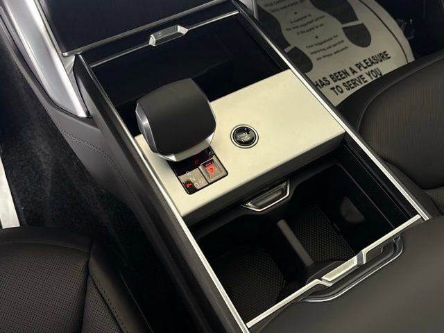 Certified 2026 Land Rover Range Rover SE image 34