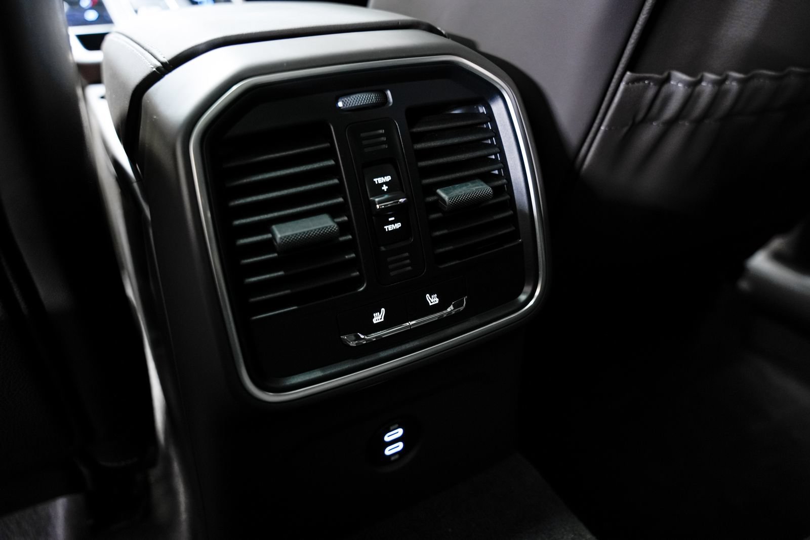 Used 2024 Porsche Macan S AWD/4WD image 37