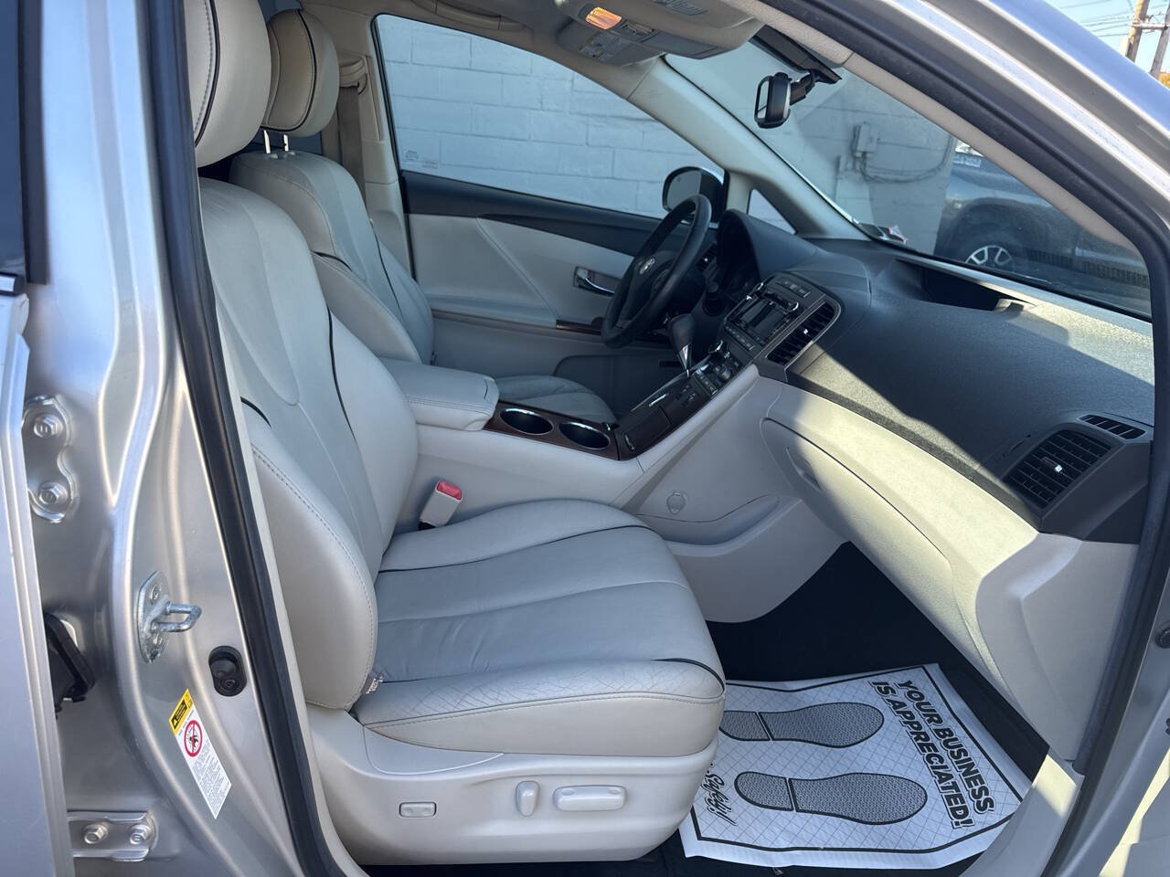 Used 2011 Toyota Venza AWD w/ Comfort Pkg image 24