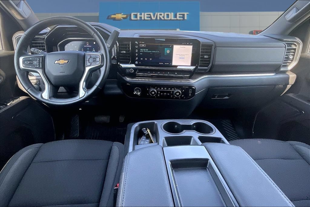 Used 2023 Chevrolet Silverado 1500 LT AWD/4WD image 8