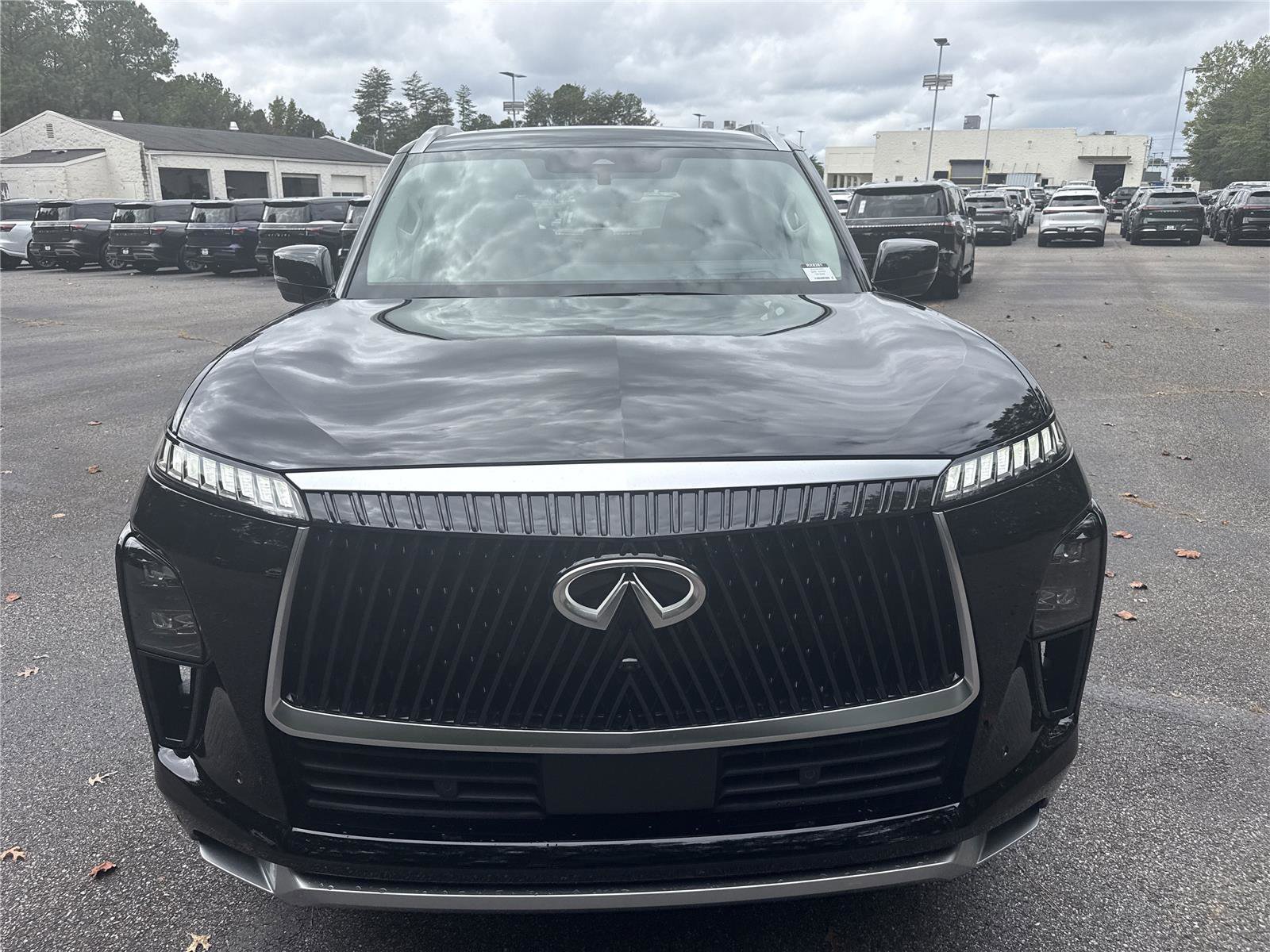 New 2026 INFINITI QX80 Luxe image 3