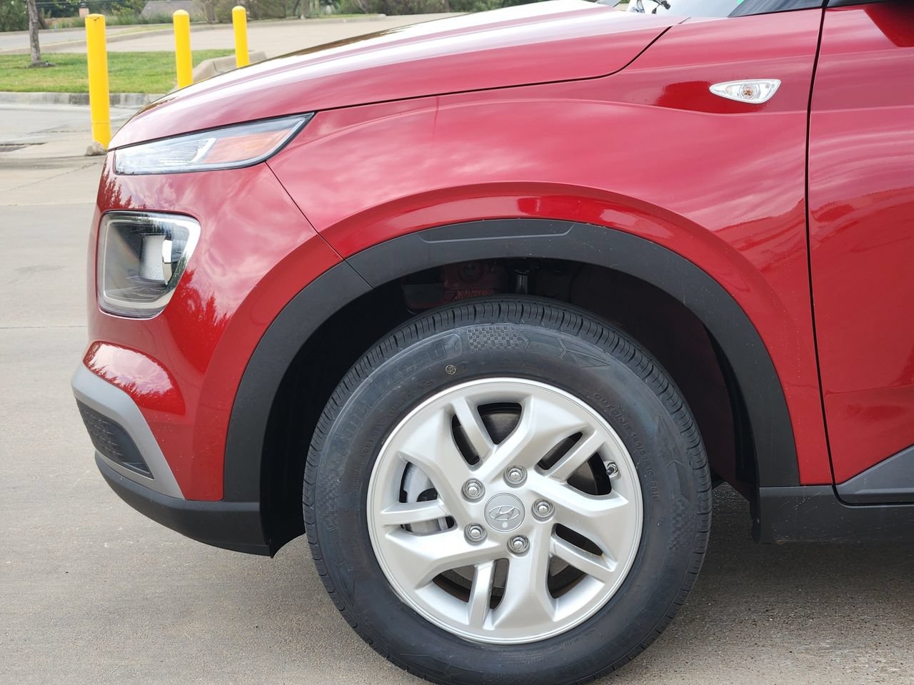 Used 2025 Hyundai Venue SE FWD image 5