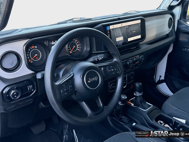 Used 2025 Jeep Gladiator Sport AWD/4WD image 31