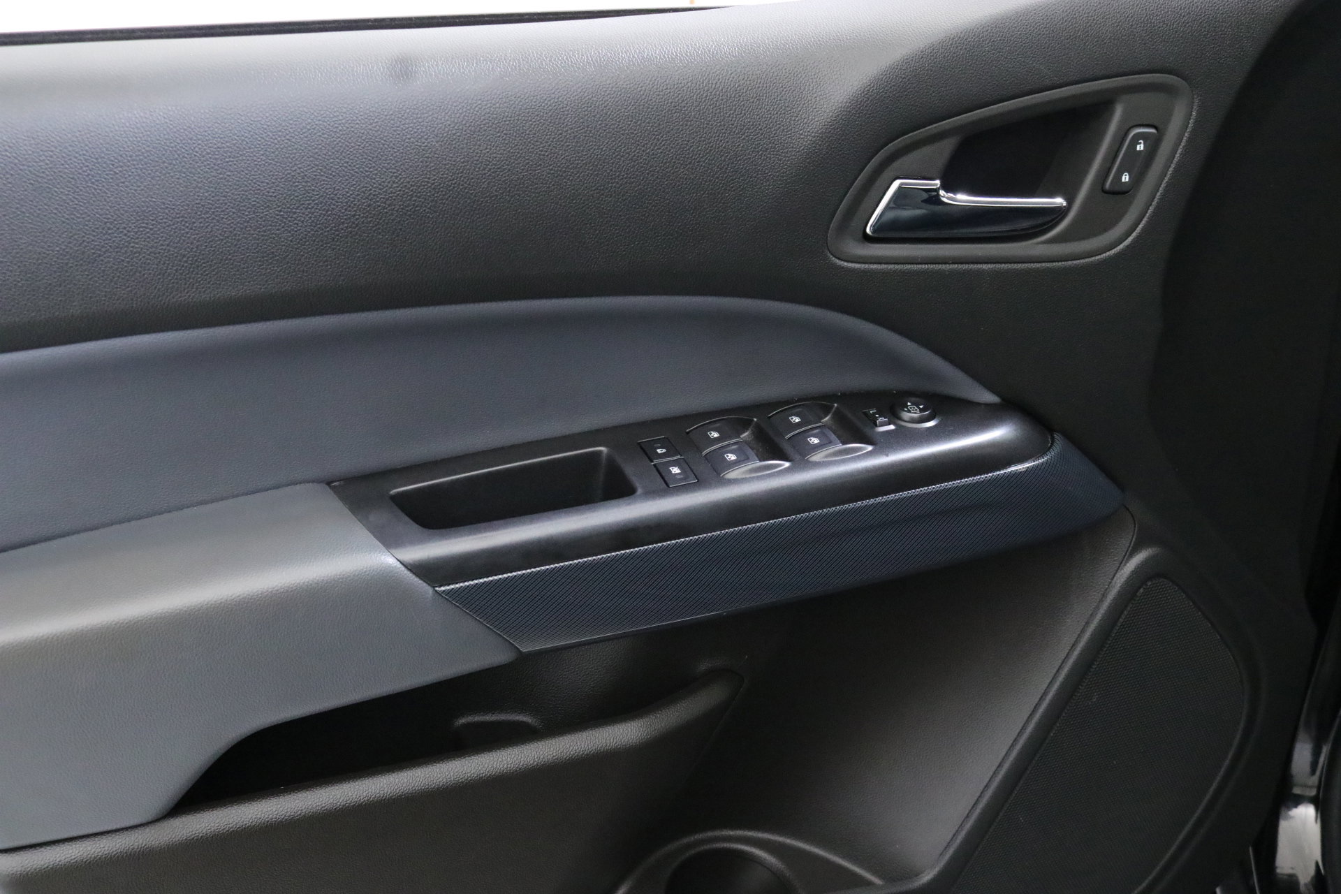 Used 2022 Chevrolet Colorado Z71 w/ Safety Package image 21