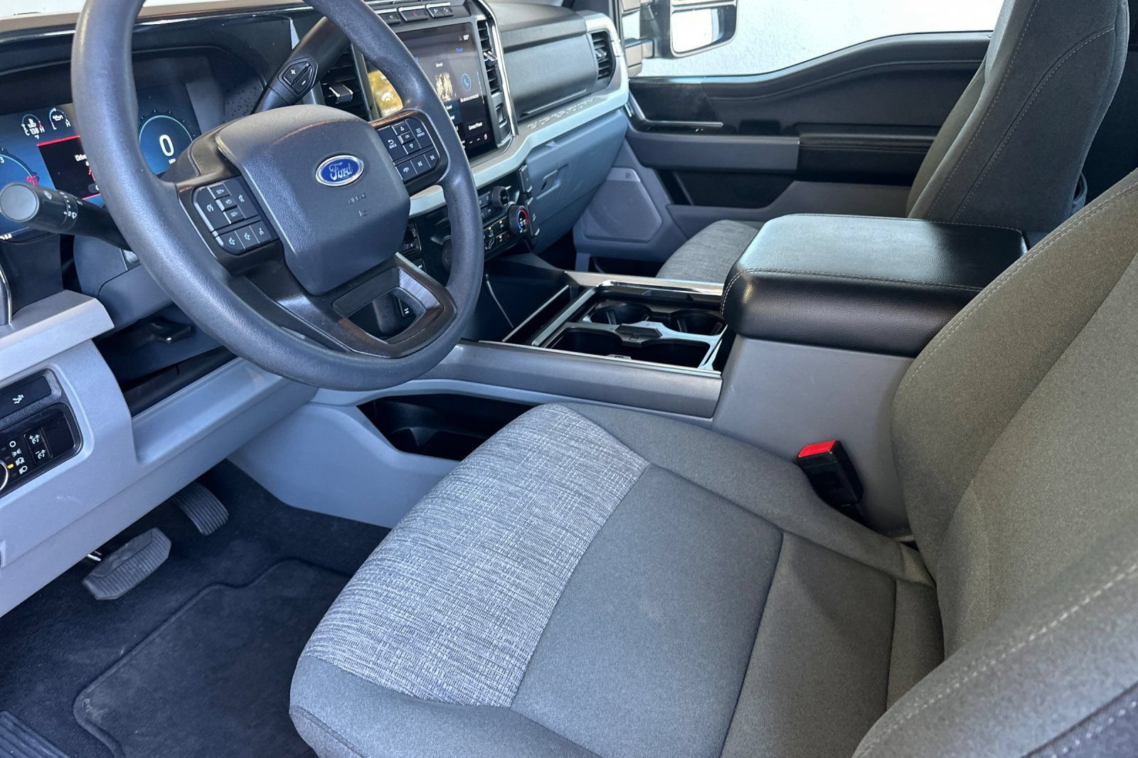 Used 2023 Ford F250 XLT w/ XLT Premium Package AWD/4WD image 10
