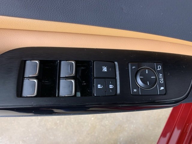 Used 2025 Lexus ES 300h 300h w/ Premium Package image 18