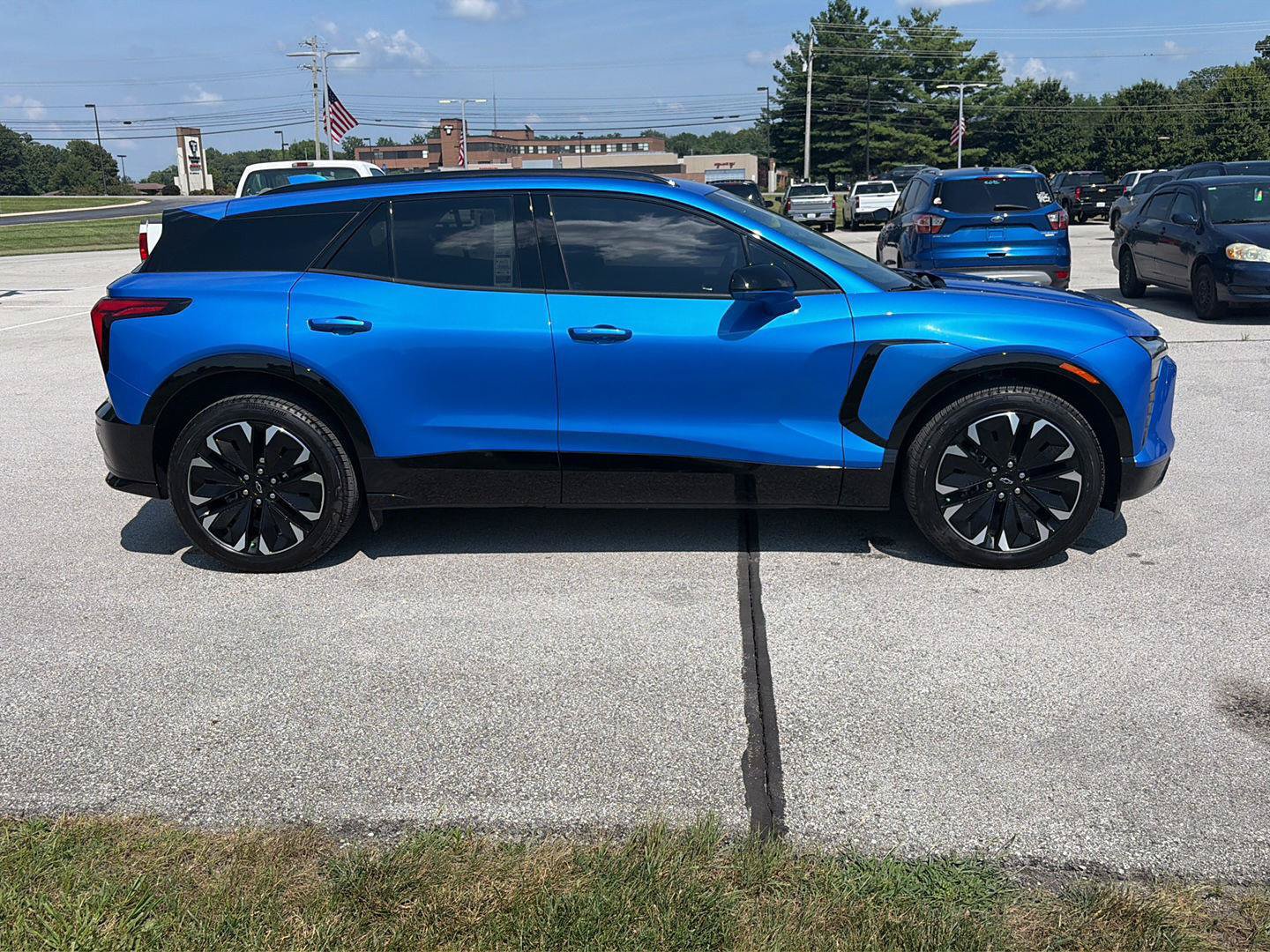 New 2025 Chevrolet Blazer EV RS AWD/4WD image 12