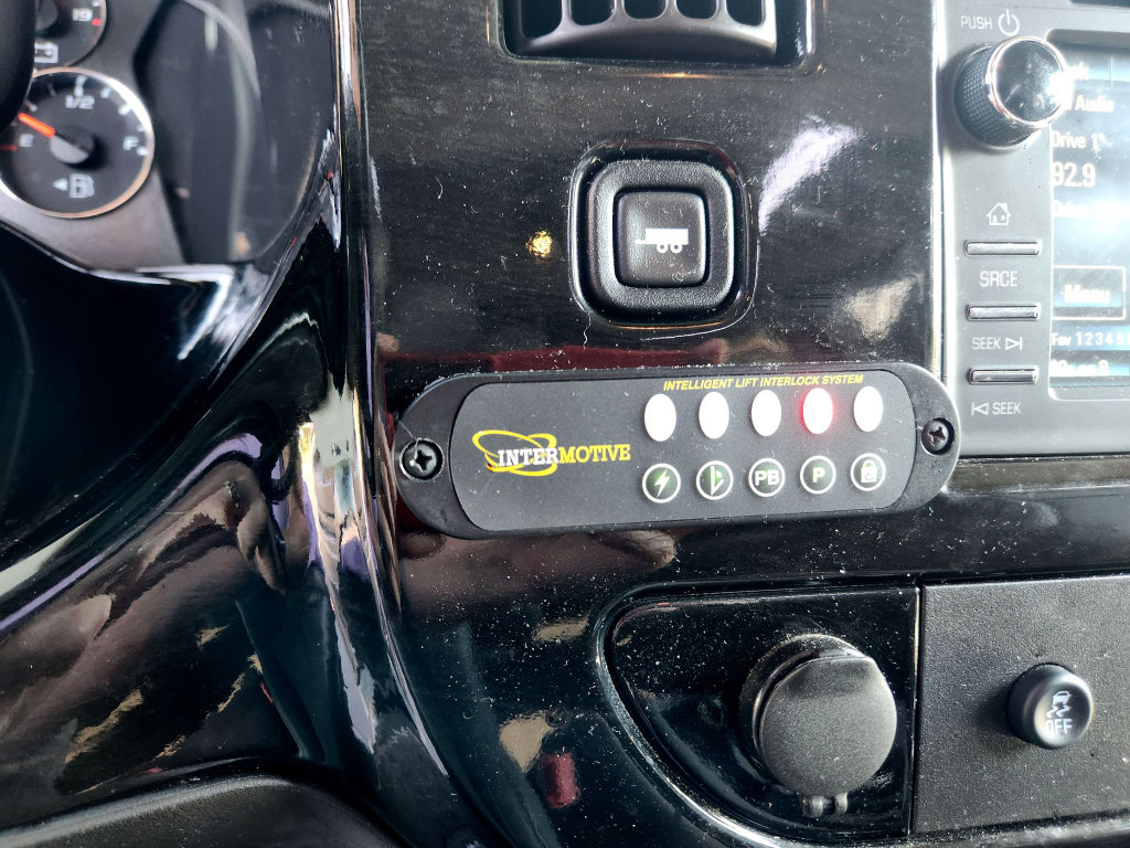 Used 2020 Chevrolet Express 2500 Extended w/ Enhanced Convenience Package RWD image 37